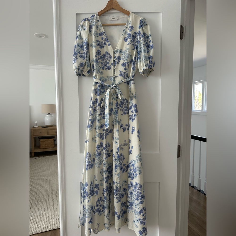 PEONY
Joie De Vivre Holiday Floral Midi Dress